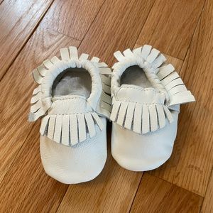 NWT Bella baby moccasin sz. 6m in white